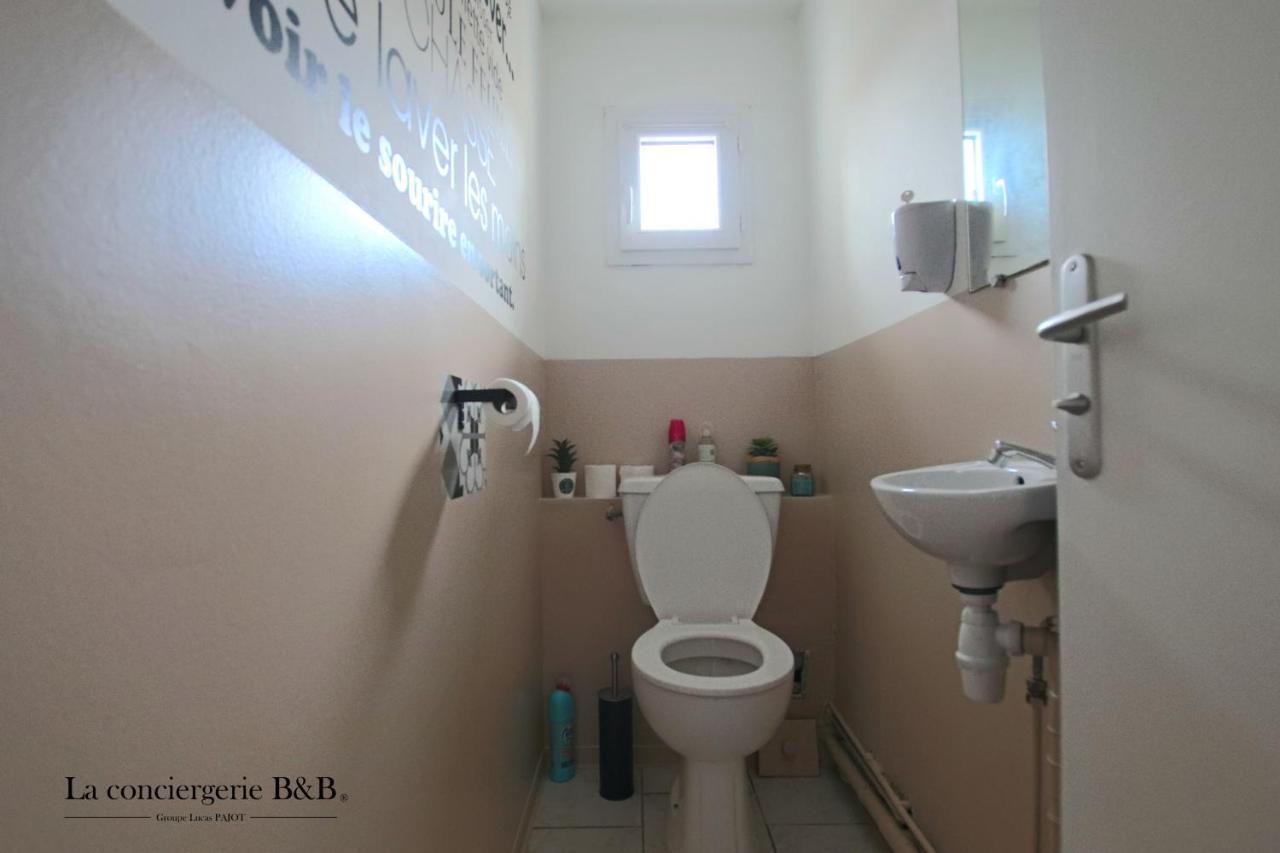 רושפור Townhouse Near The Thermal Baths La Rochelle And The Ile D'Oleron מראה חיצוני תמונה